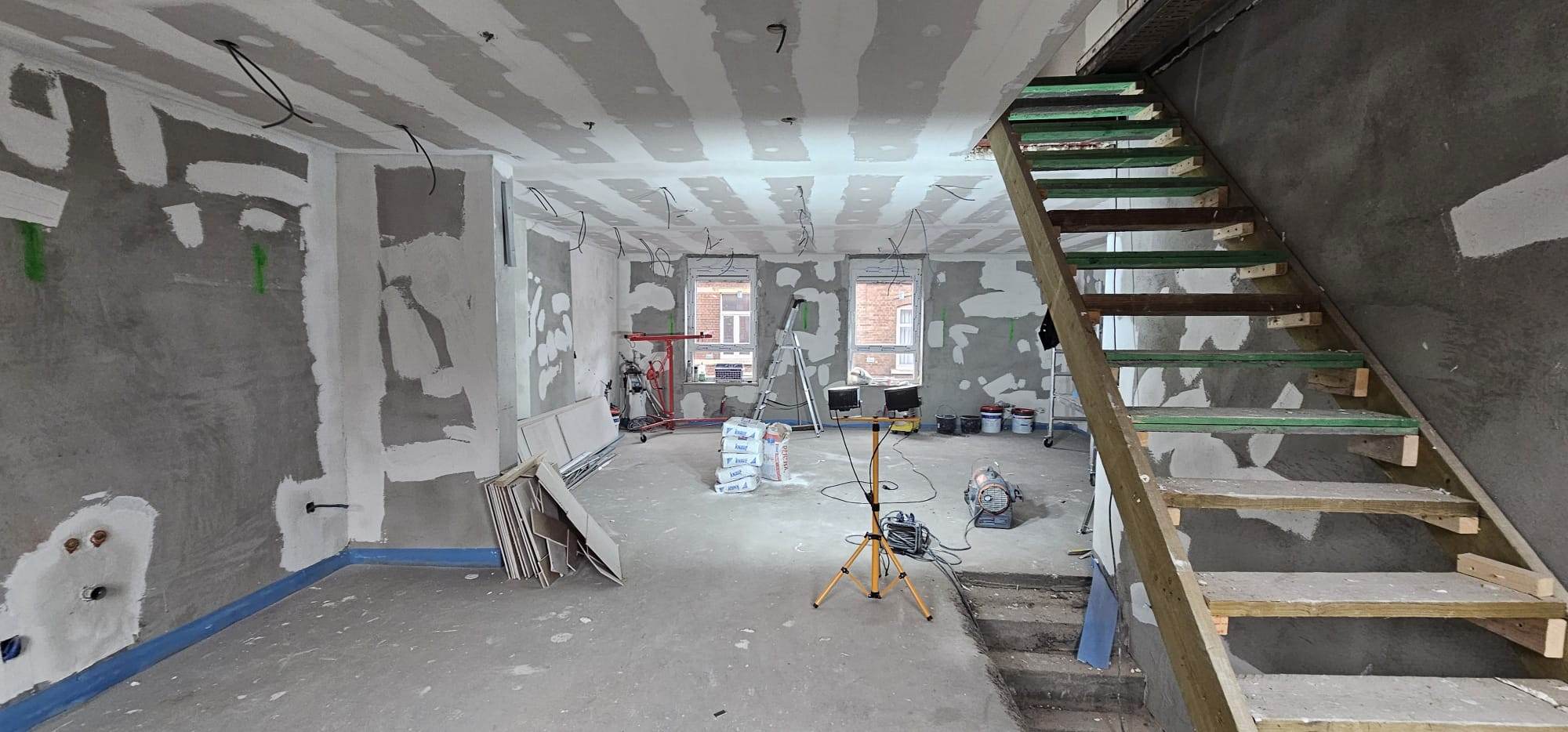 Enduisage des murs et plafonds avant peinture