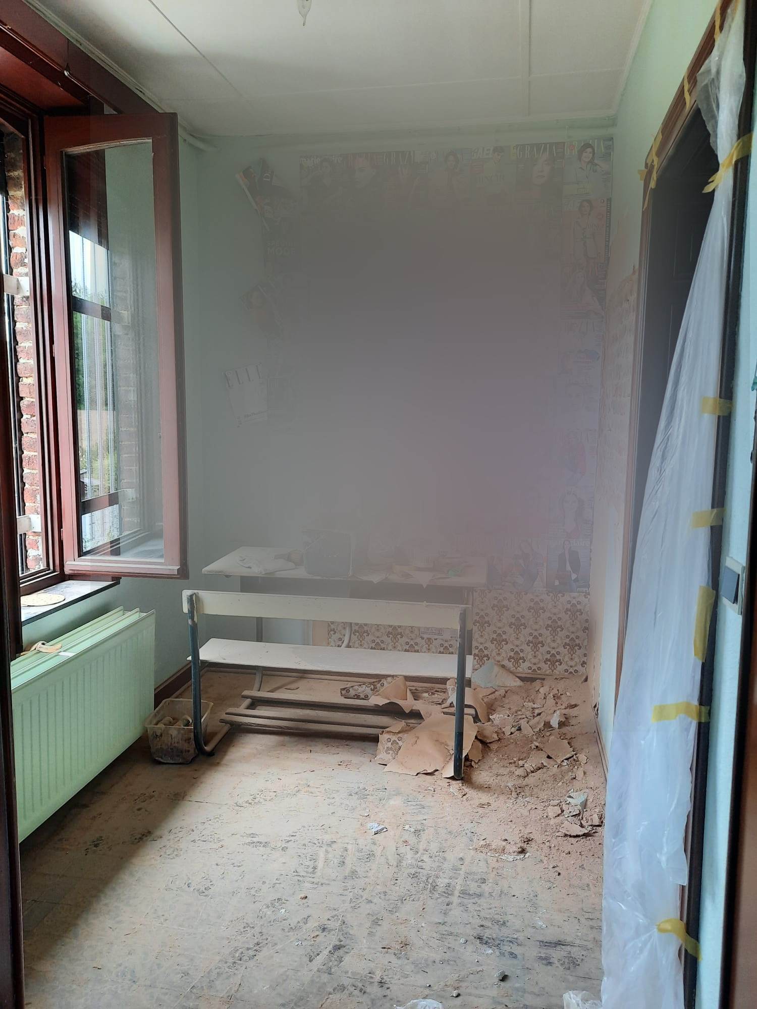 Pièce avant travaux, murs à décaper